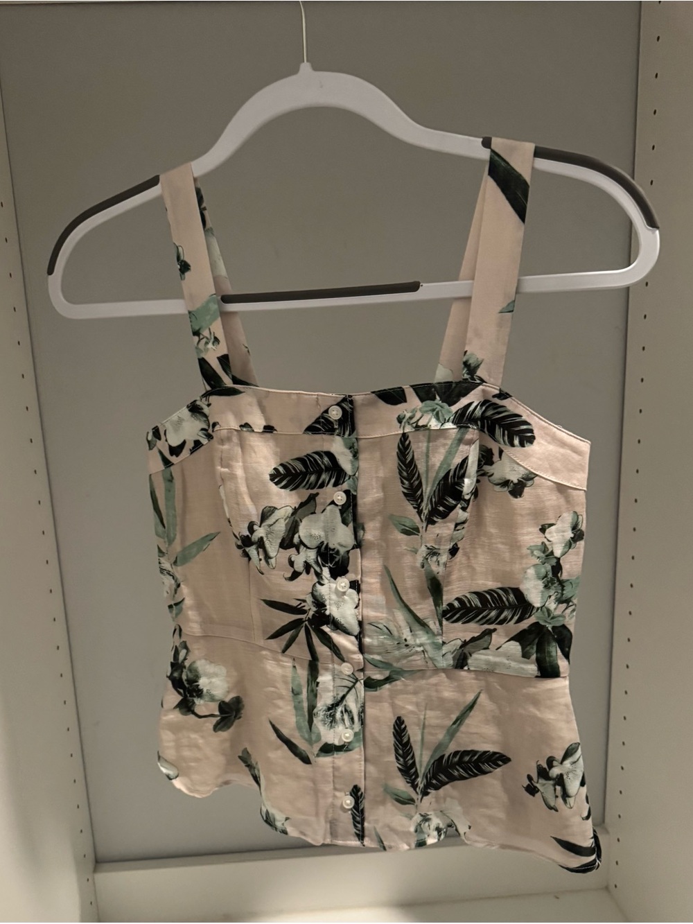 Banana Republic Floral Button-Front Sleeveless Top in Light Beige XXS Petite